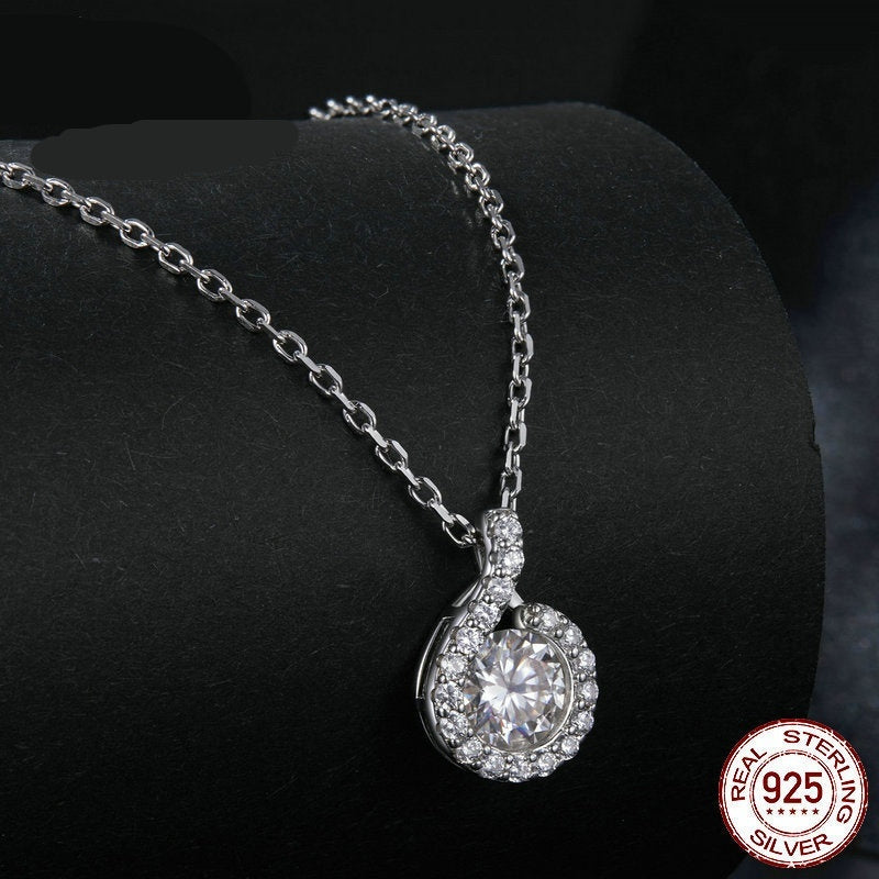 Light Luxury Sterling Silver 1 Karat Moissanite Necklace