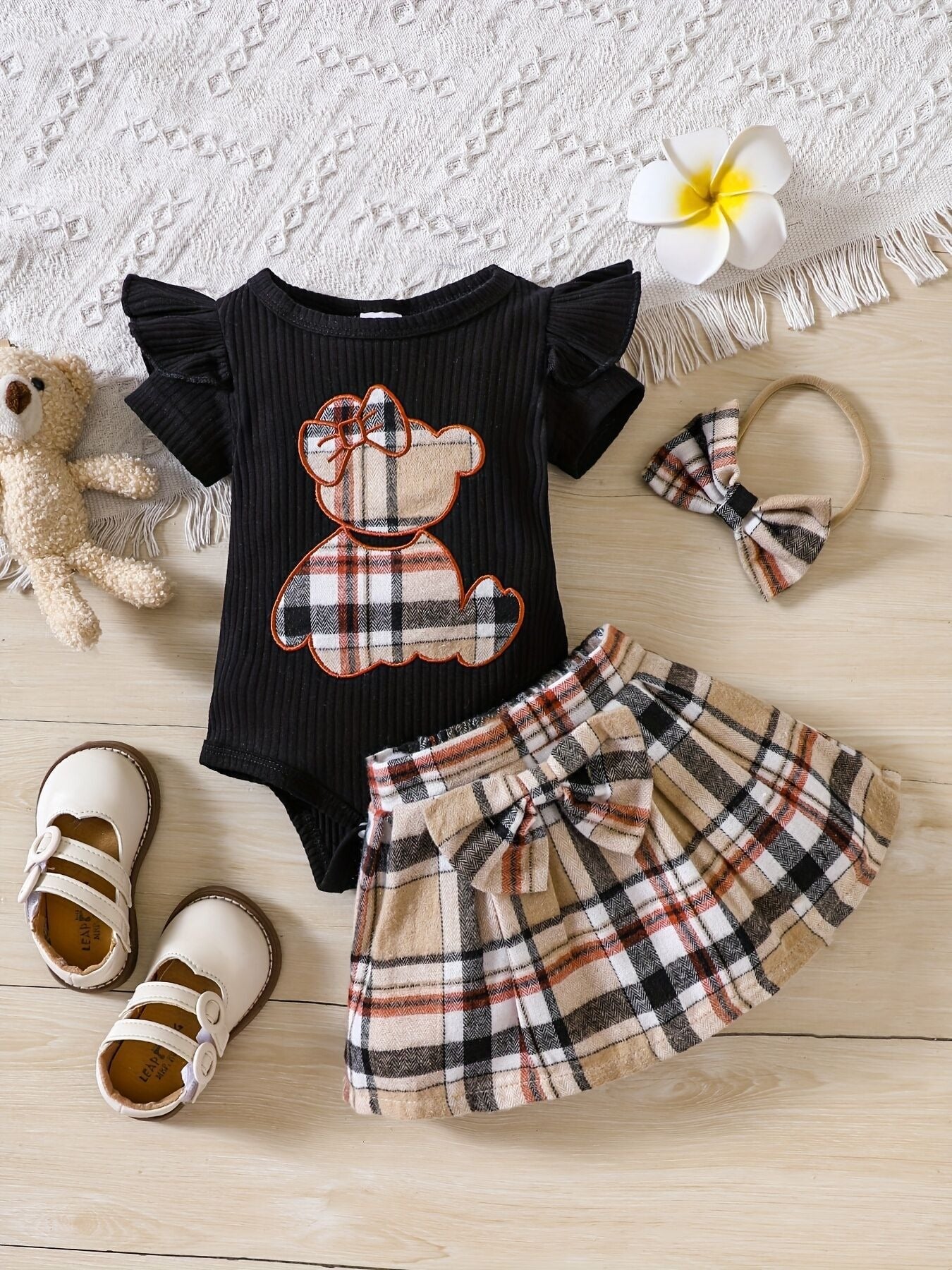 Newborn baby girl's summer 3 piece set,t-shirt bodysuit with style teddy bear,plaid skirt and plaid headbow