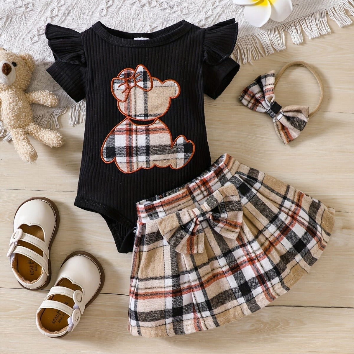 Newborn baby girl's summer 3 piece set,t-shirt bodysuit with style teddy bear,plaid skirt and plaid headbow