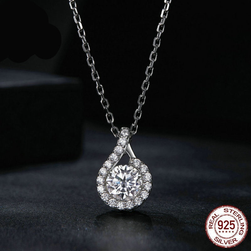 Light Luxury Sterling Silver 1 Karat Moissanite Necklace