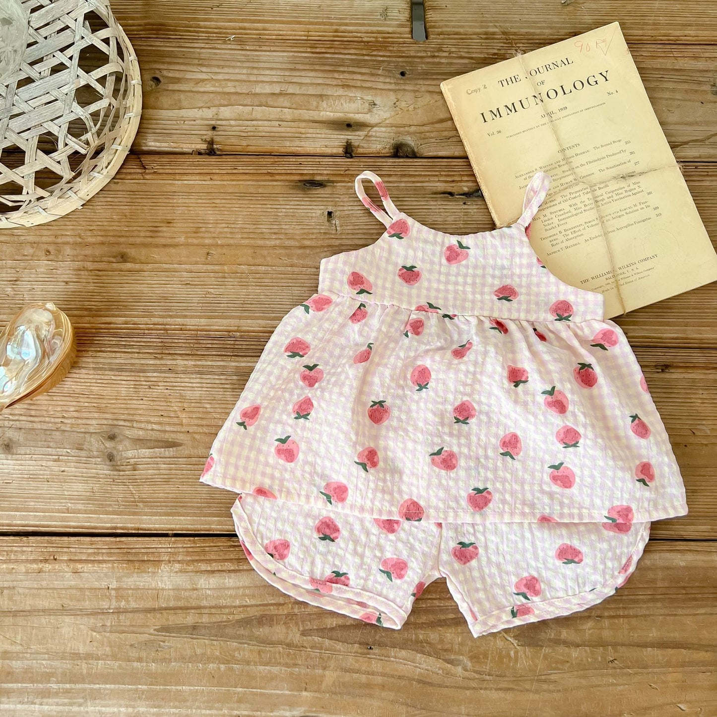 Baby Two-Piece Cute Summer Suit with printing Bears or Strawberry (Sleeveless Top and Shorts)