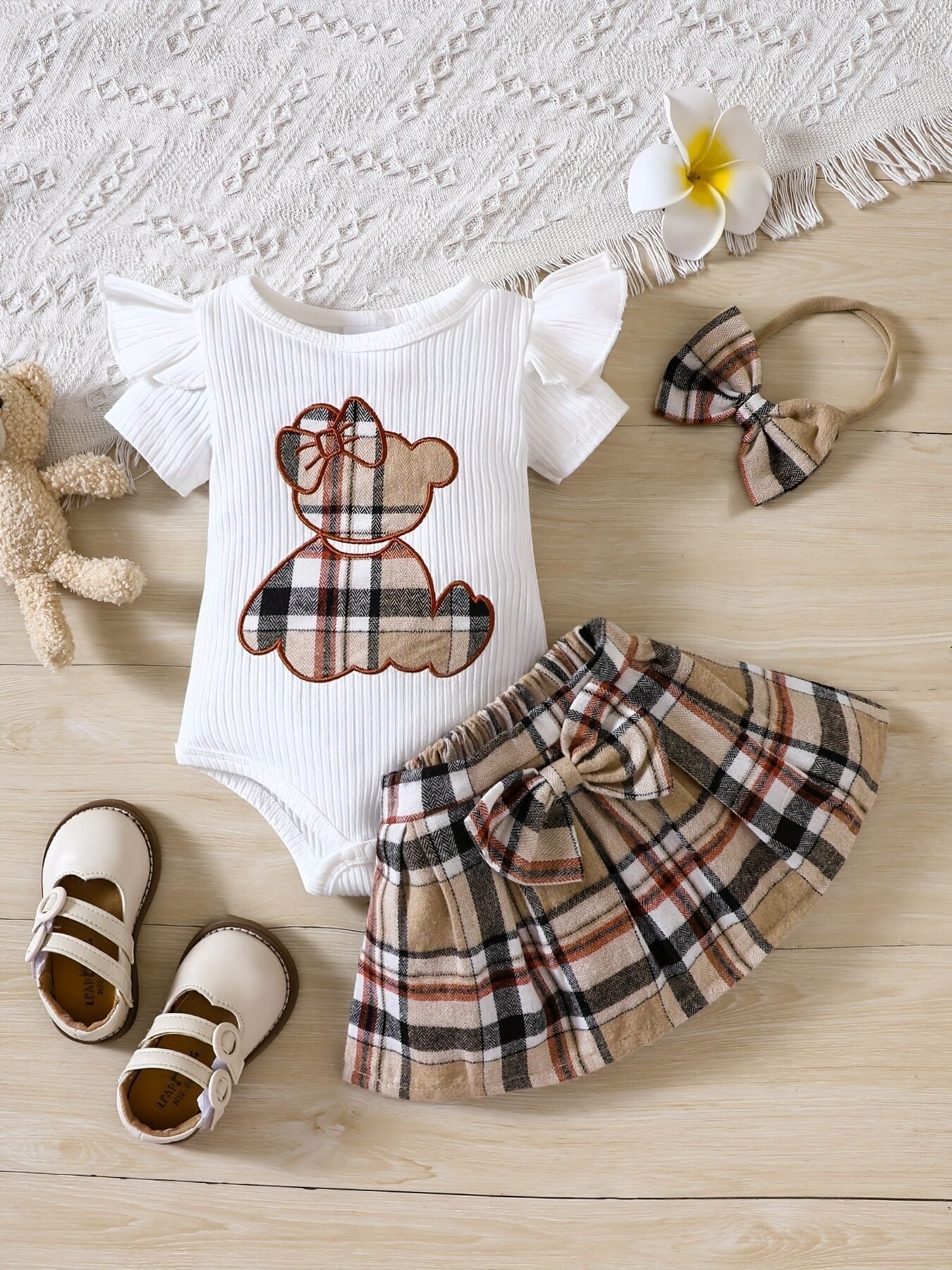 Newborn baby girl's summer 3 piece set,t-shirt bodysuit with style teddy bear,plaid skirt and plaid headbow