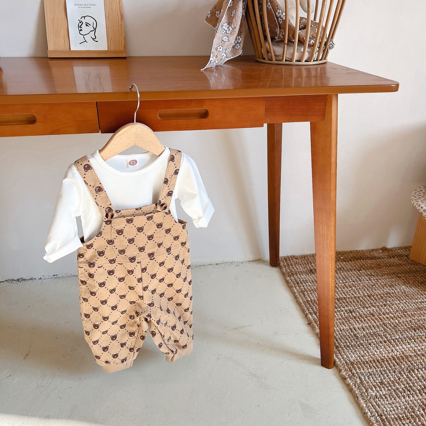 Baby's strap pants,loose and comfortable with bear printing